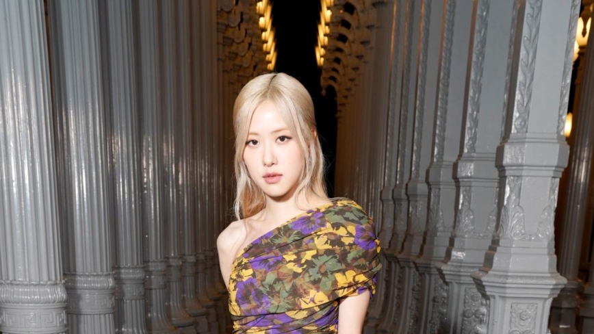 Rosé《APT.》连两周蝉联告示牌Hot 100榜季军