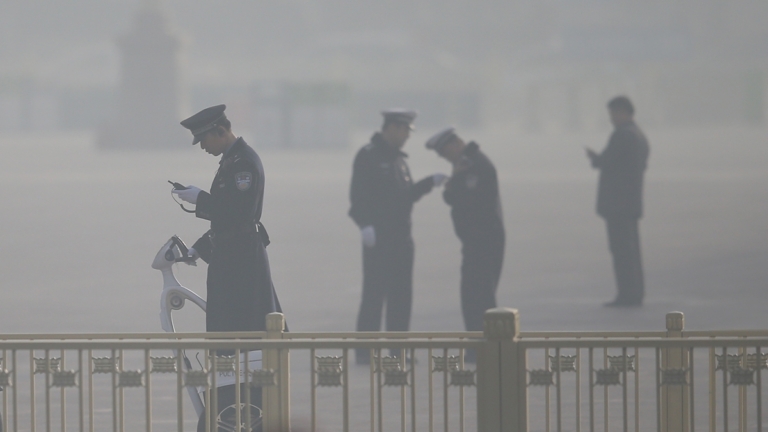 【禁聞】內鬥激化？中共推新規嚴控網上軍事信息