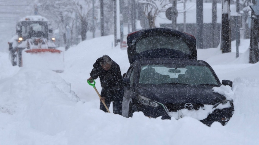 日本大雪酿4死53伤 福岛雪崩百人受困 酸汤积雪416公分