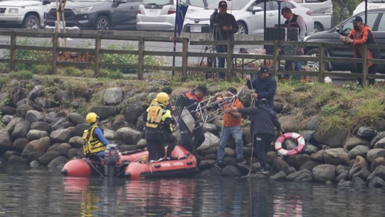 高雄連環殺人案 警查獲凶器鋸齒狀尖刀和剪刀