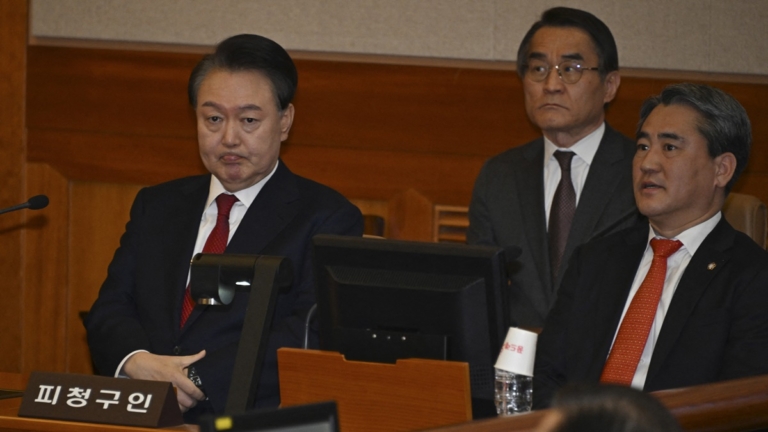 【記者連線】尹錫悅出席最後一次庭審！「國民辯護人團」啟動