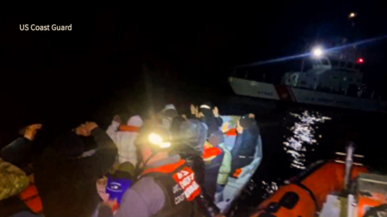 美逮一船偷渡客 20人自稱來自中國、墨西哥