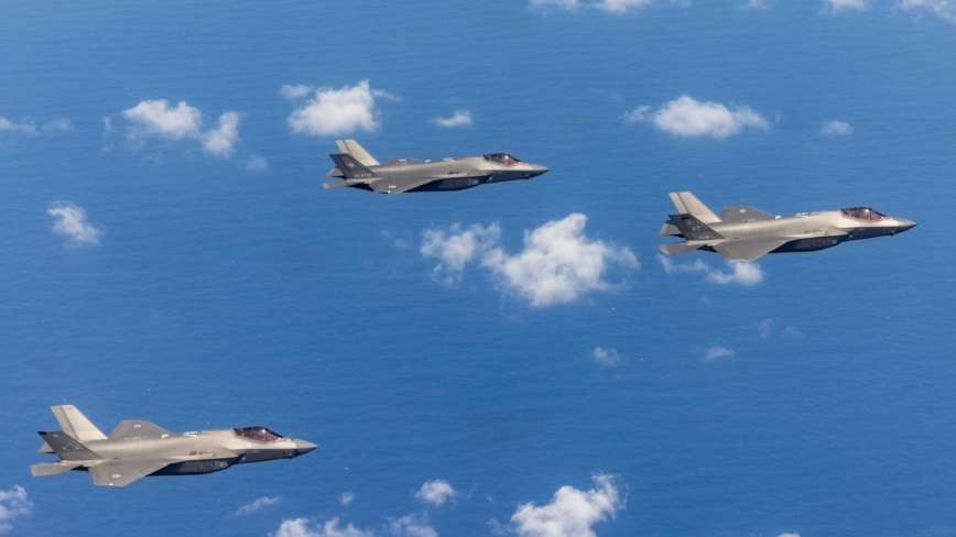 震摄中共 美向日本空军基地增派隐形战机F-35