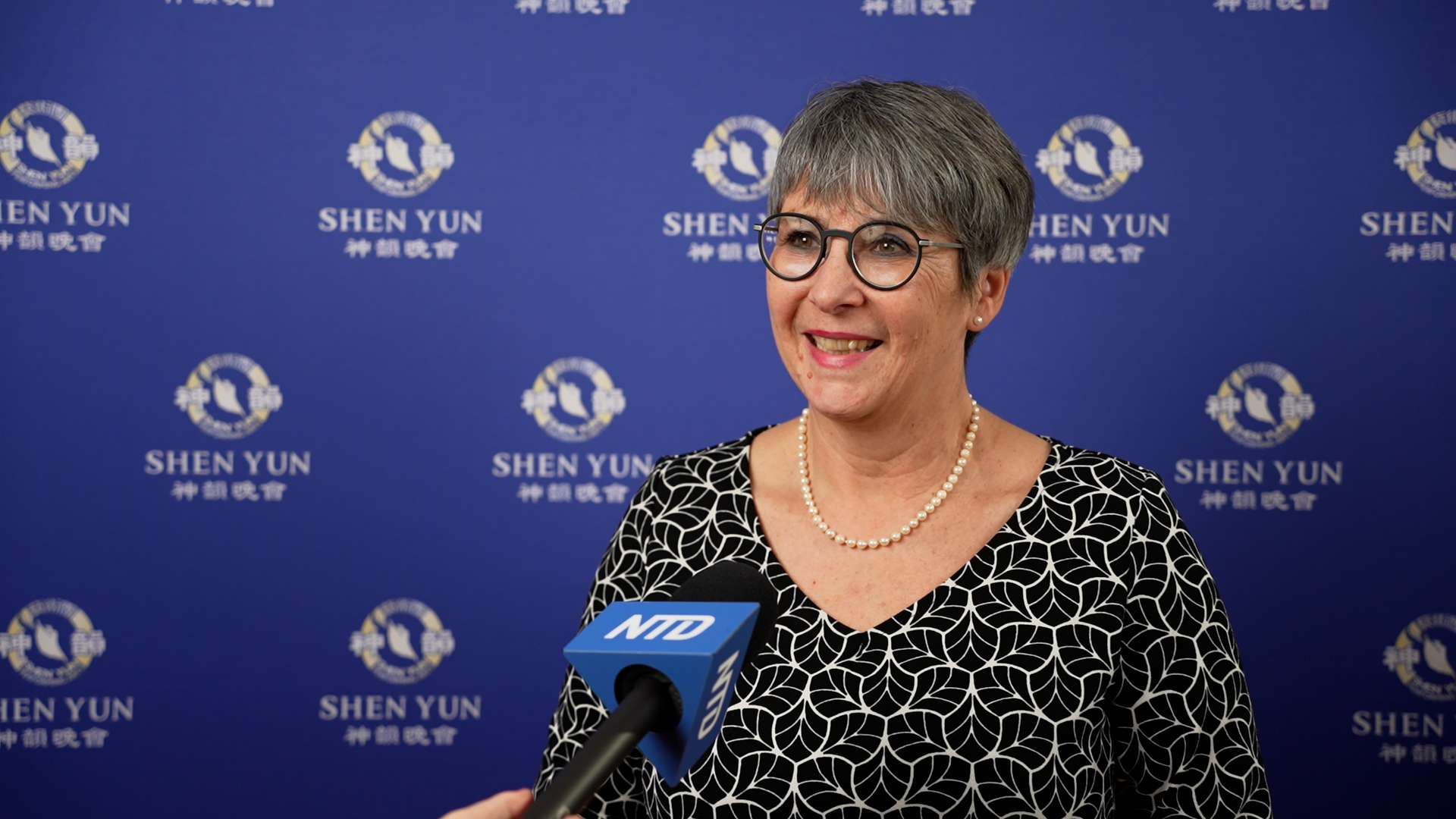 神韻震撼路德維希堡 歌手：完美壯觀 音樂感人