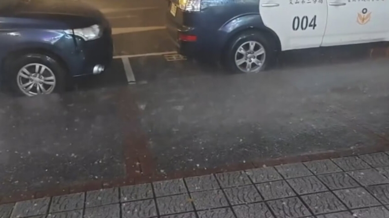 春雷巨響 冰雹凌晨襲雙北 民眾夢中驚醒