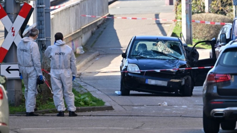 德國汽車衝入嘉年華市集 至少2死11傷