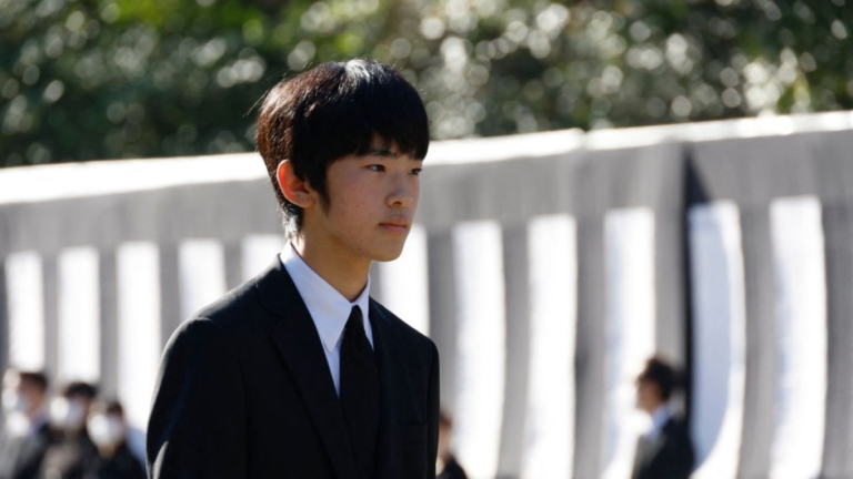 日本王位第二順位繼承人 悠仁略帶緊張首開記者會