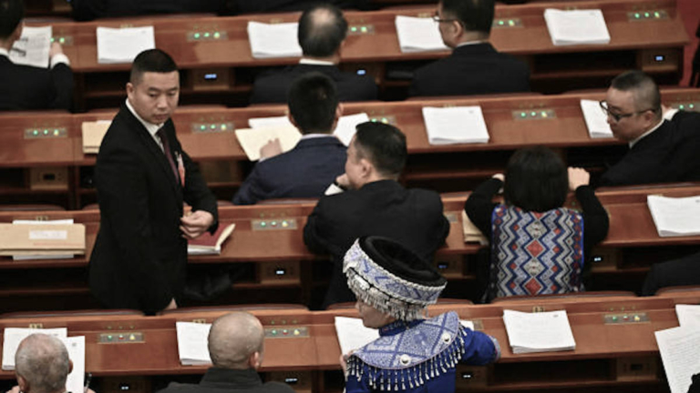 周曉輝：兩會用統一腳本 如此捧習為哪般？ 