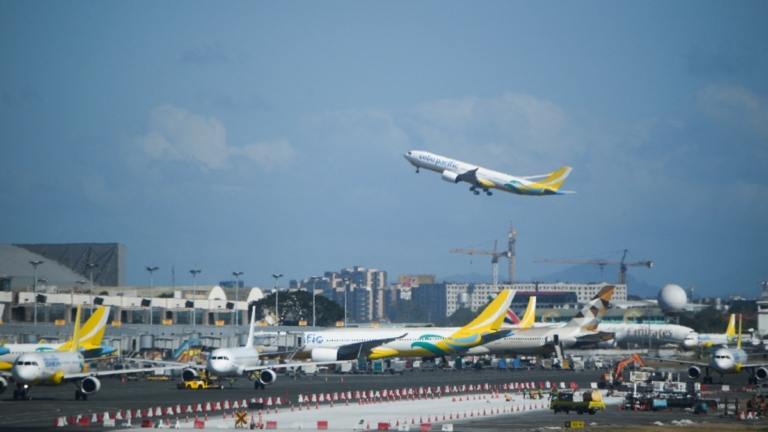 大烏龍！飛機空著飛走 170人被丟馬尼拉機場