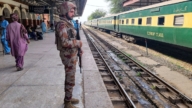 巴基斯坦武裝分子挾持火車 軍方包圍30小時營救人質