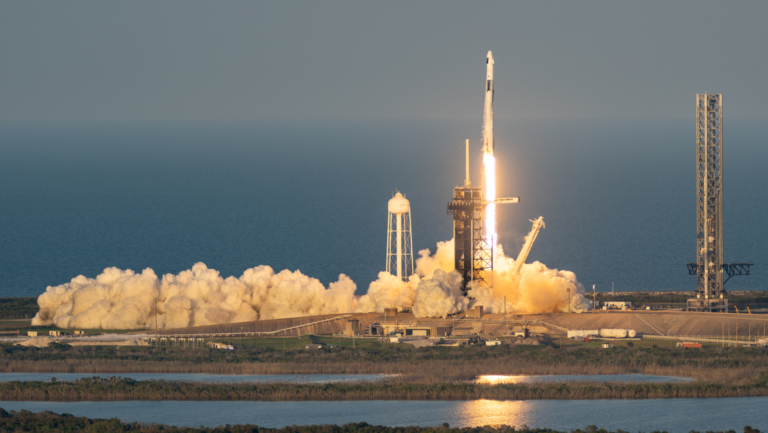 SpaceX火箭成功對接 受困宇航員週二回家