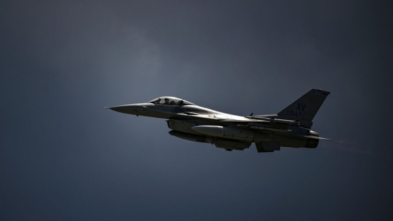 美軍用激光制導火箭彈 攔截胡塞武裝無人機