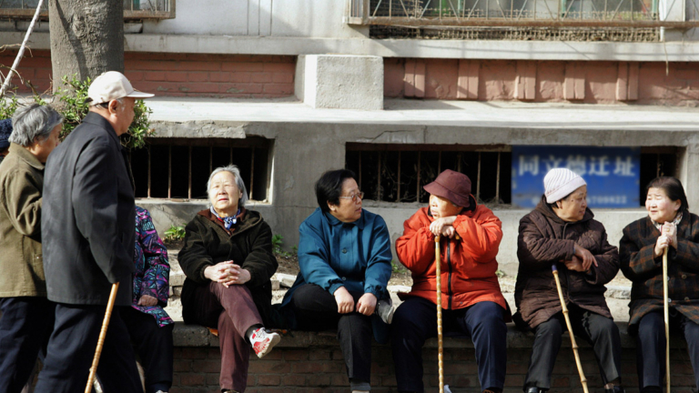【短訊】外來人口減少  出生率下降  上海進入人口衰退期