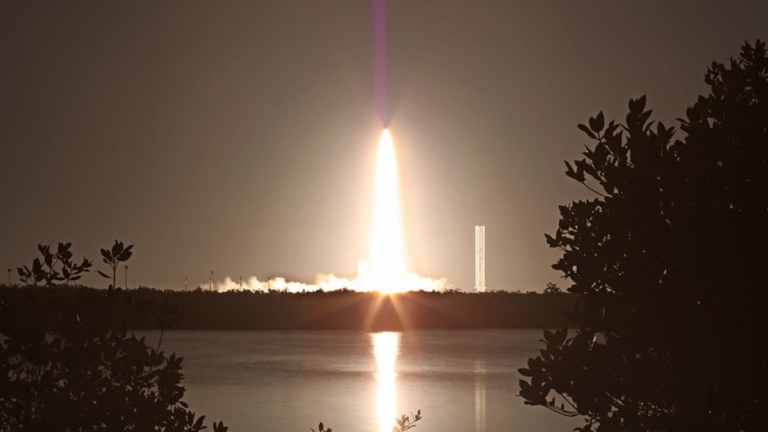 SpaceX執行繞極地飛行任務 送華裔企業家等4人升空