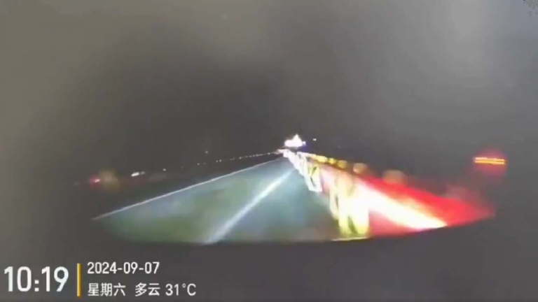 小米車主公布去年智駕撞車視頻 與近日慘案相似