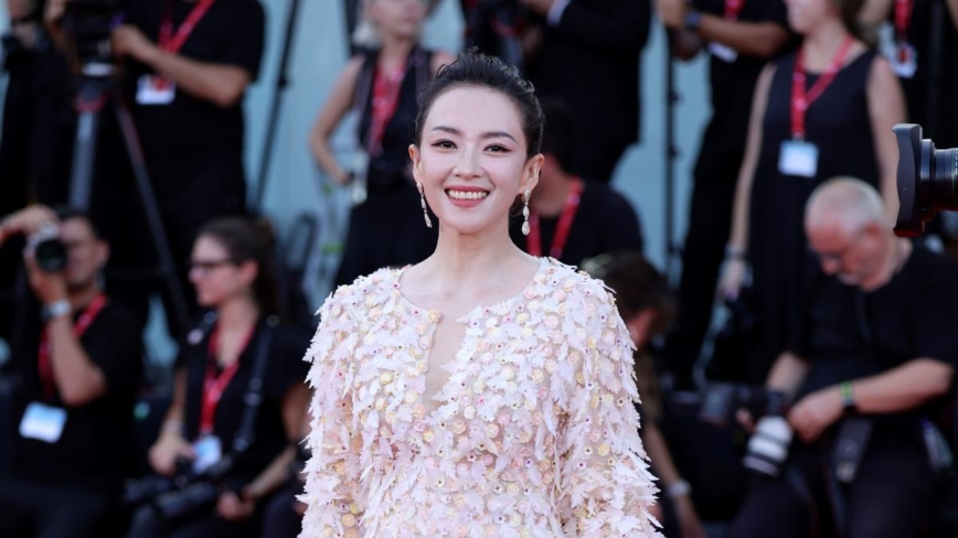 章子怡長相隔代遺傳外婆 照片被掛在喬家大院