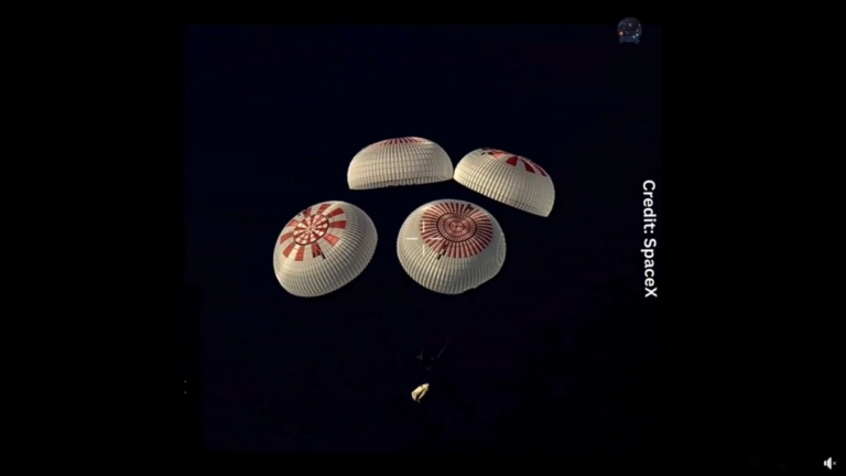 4人完成極地繞地球任務 搭SpaceX太空船安返地球