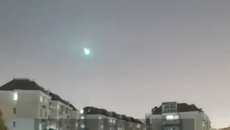 中共領導人要出事？江浙滬同現流星隕落（視頻）