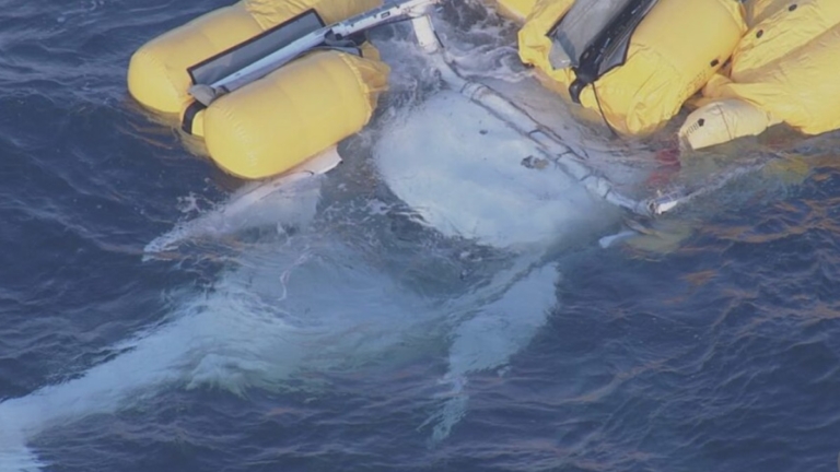 日本醫療直升機墜海3人死亡 機身顛倒浮海面