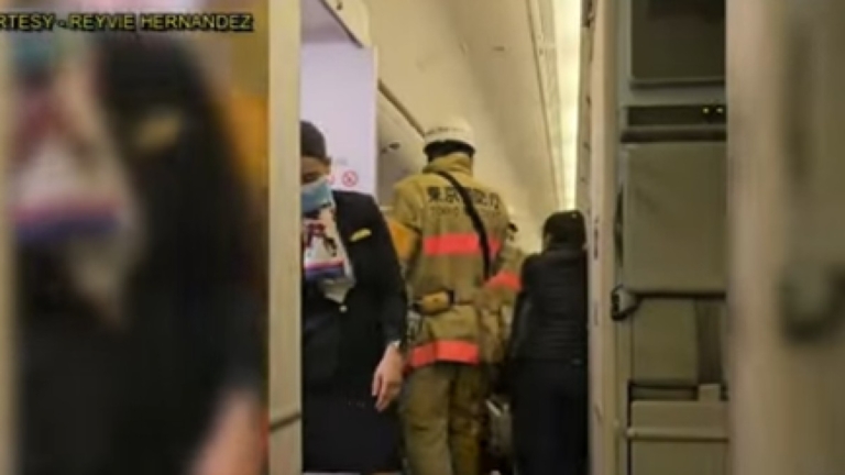 菲航搭載373人 途中客艙冒煙 迫降日本羽田機場