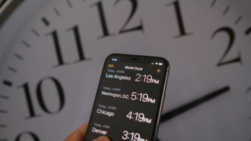 【美国聚焦】川普推动全年夏令时间 6千名无证移民被列“已殁”