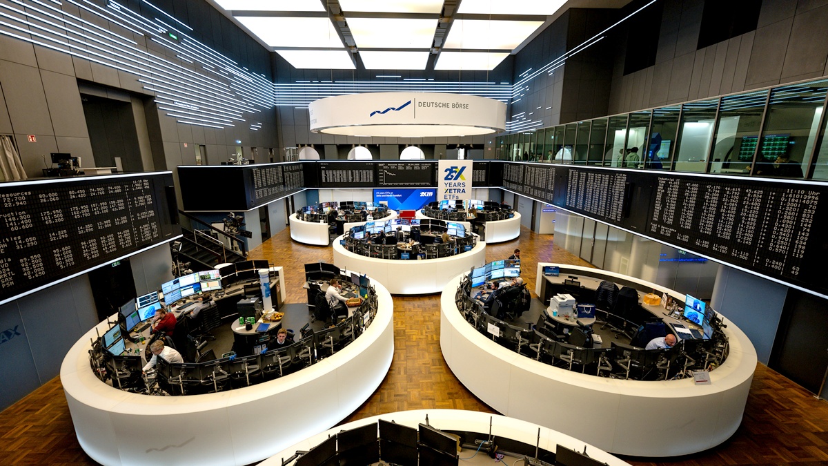 财经简讯】 消费电子关税暂缓欧洲股票普遍上升| 欧洲股市| 石油| 日圆| 新唐人电视台