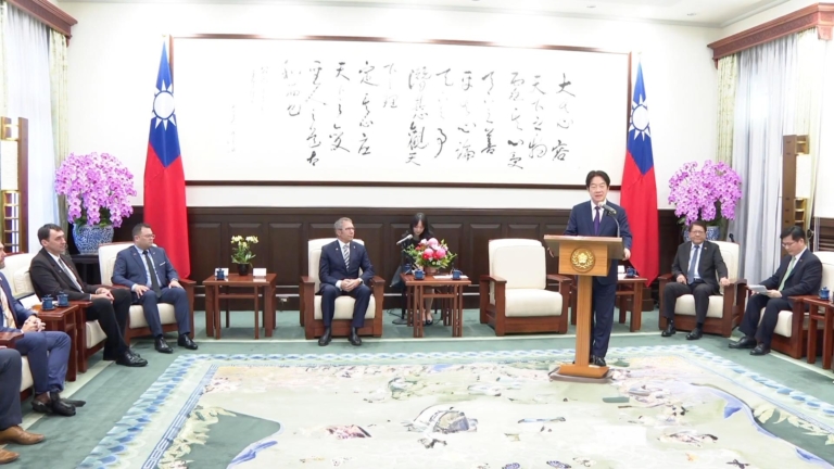 紐西蘭跨黨議員訪台 軍艦過台海凸顯航行自由