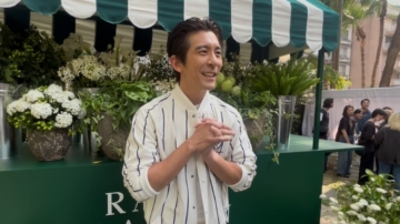 修杰楷为戏爱上当地菜 研究黑果娘惹菜