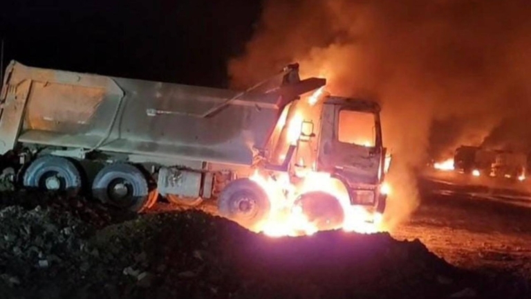 智利中資水電廠遭闖入 燒毀數十部卡車與運土機