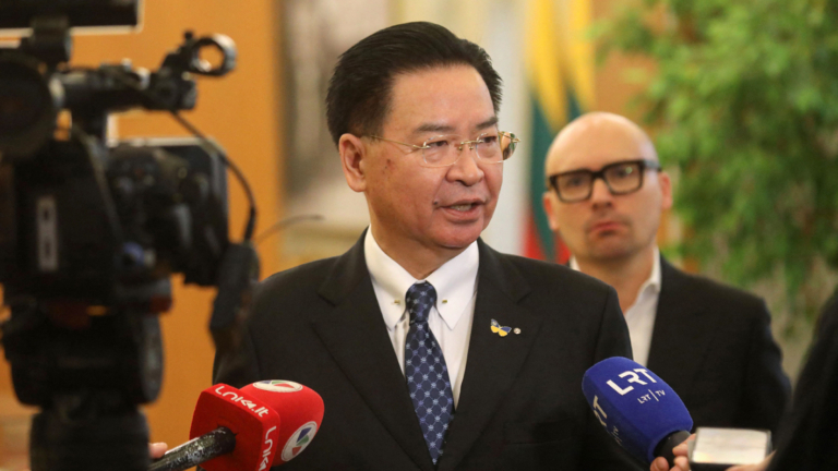 何仁傑、吳尚雨涉共諜案 在野譴責吳釗燮缺席委員會