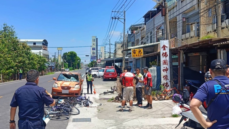 汽車逆向撞康橋單車隊釀8傷 一學生昏迷指數3