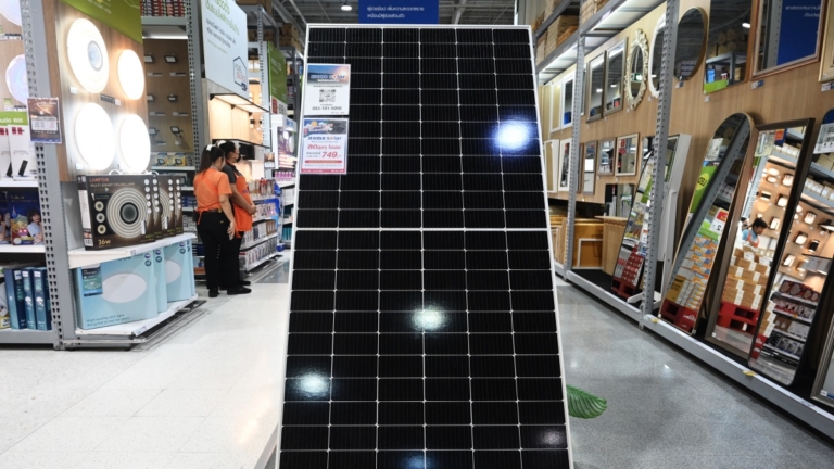 川普對東南亞四國太陽能產品 最高課35倍關稅