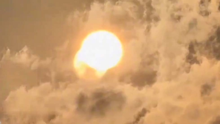 成都再現「雙日」 太陽一分為二約8分鐘（視頻）