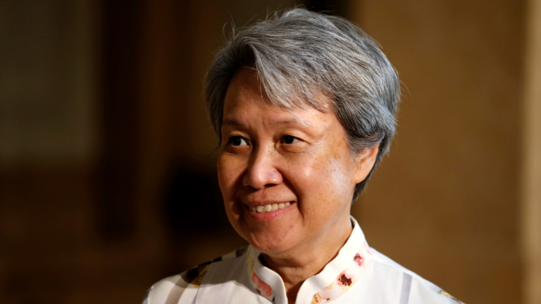 李顯龍妻再轉文配習孤坐圖 釋放什麼信號？