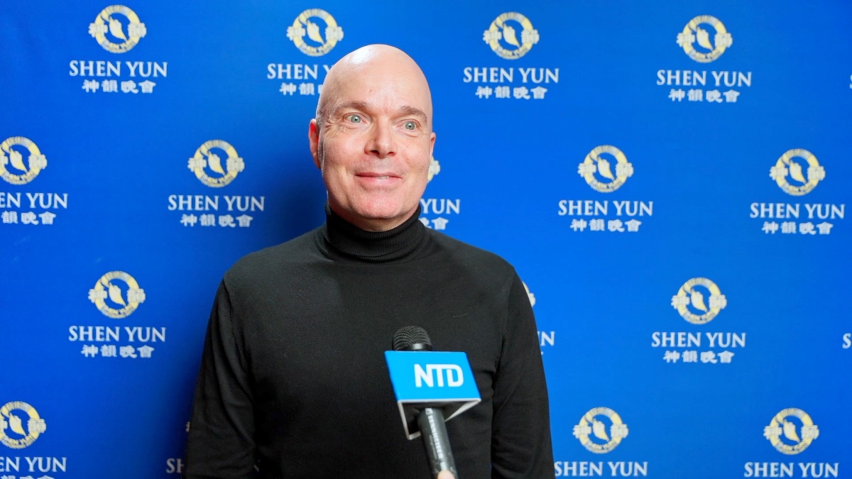 阖家看神韵身心愉悦  瑞典观众期待神韵再来