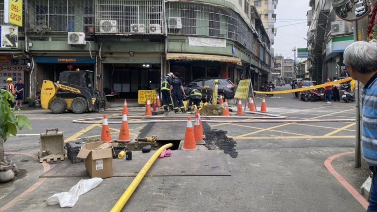 台中大里挖破管線氣爆起火 6人燒燙傷送醫