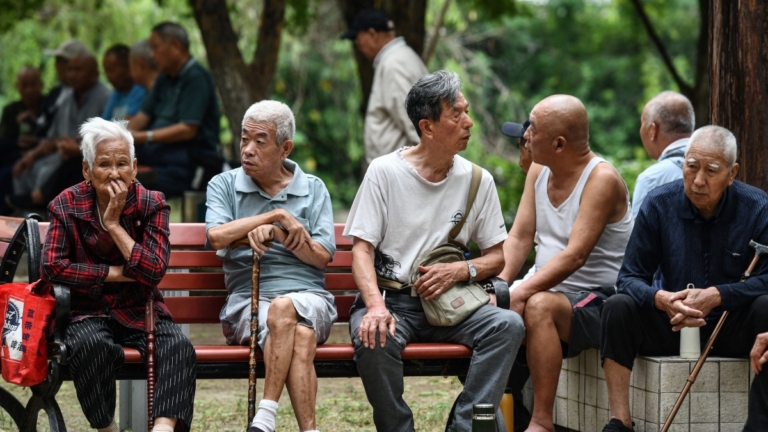 袁斌：中國養老金首現赤字意味著什麼？