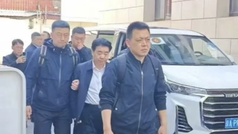 中國首季2萬村官落馬 村民：冰山一角