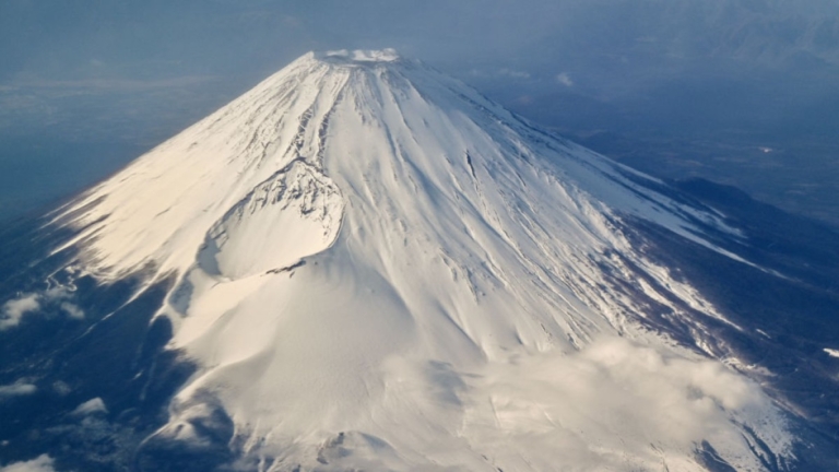 中國遊客偷爬富士山受傷 救援隊夜間出動
