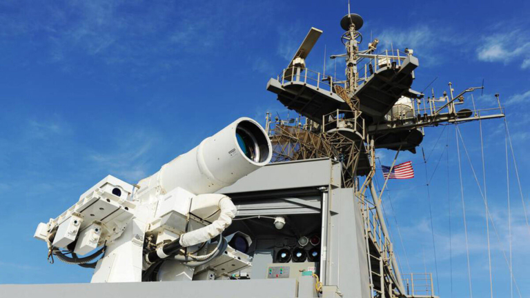 美國推出新型武器 可發射致命激光 空中熔化導彈