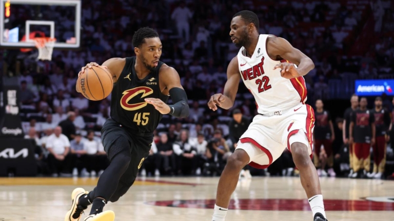 NBA季後賽：騎士橫掃熱火晉級 刷新多項紀錄
