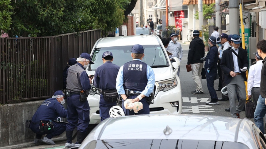 日男开车冲撞大阪小学生 酿7伤有人夹在汽车和墙壁间