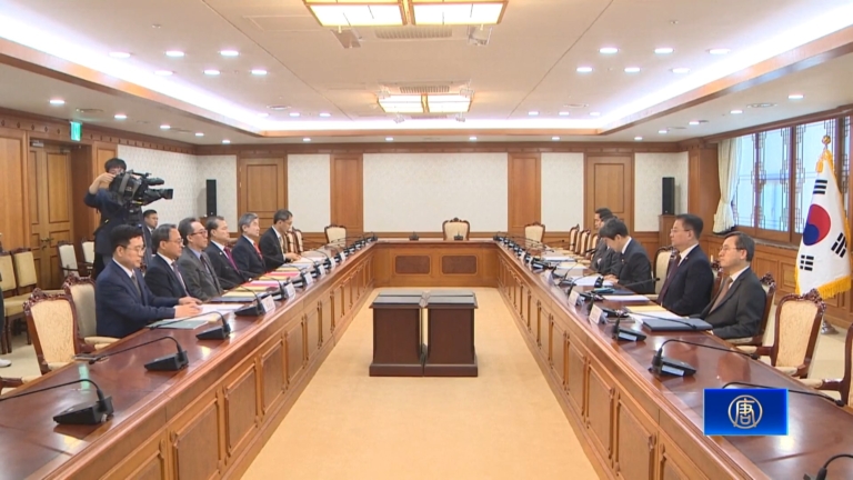 代總統崔相穆突然辭職 李周浩接任後召開國安會議