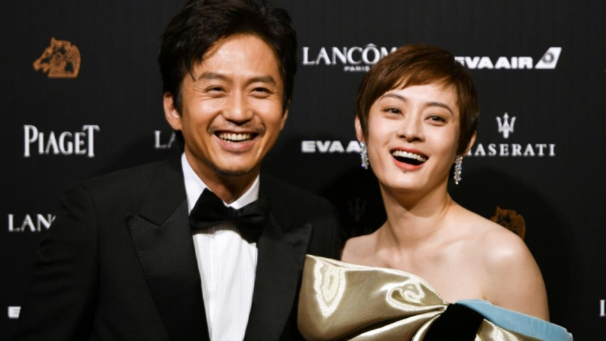 孙俪吐槽邓超 网友：嘴上嫌弃眼里却全是爱