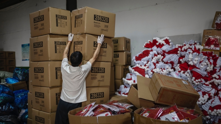 中共推「出口轉內銷」 企業主大罵：愚蠢（視頻）