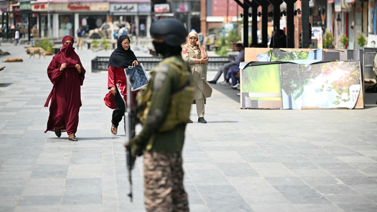 印巴开战！巴基斯坦领空关闭航空大乱急折返| 喀什米尔| 乔德里中将| 恐怖组织| 新唐人电视台