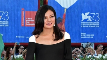 赵薇15岁女儿近照曝光 获赞遗传妈妈大眼睛