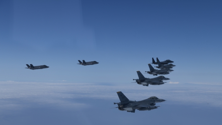 強化對日部署 美四大F-35中隊集結 遏制中共