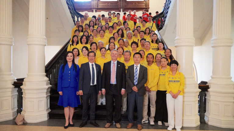 德州參眾議會決議案宣布5月13日法輪大法日