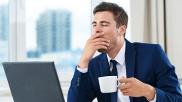 研究：僅3晚缺覺就會「傷心」 年輕人也是